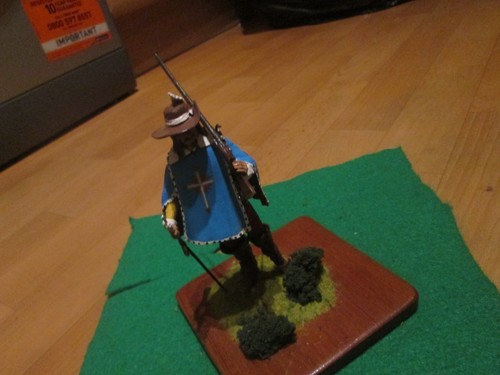 Resin musketeer figure - musketeer,